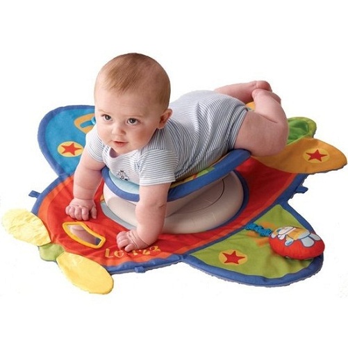 Žaislai 4 mėnesių kūdikiui - lėktuvo kilimėlis