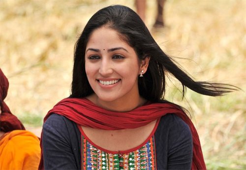 Makyajsız Yami Gautam 4