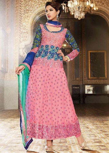 Pakistano tinklo „Salwar Kameez“ dizainas