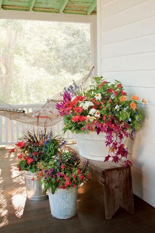 γλάστρες λουλούδια πολύχρωμες ιδέες διακόσμησης κήπου