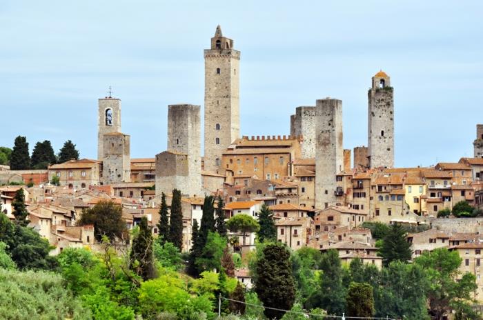 διακοπές στην Τοσκάνη δίπλα στη θάλασσα San Gimignano