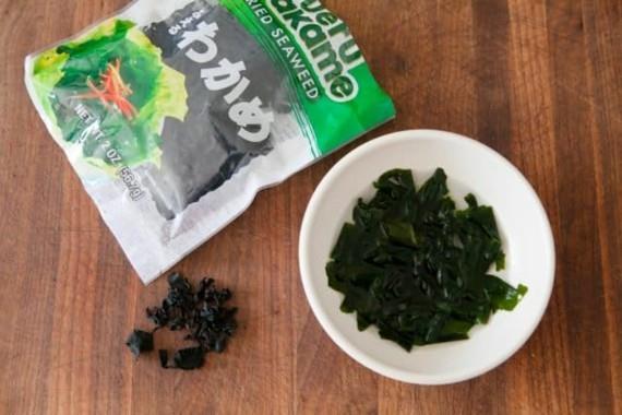 παραδοσιακή ιαπωνική συνταγή σούπα miso wakame αποξηραμένη