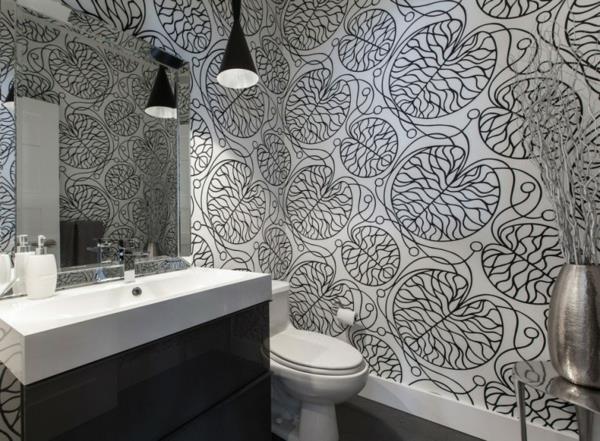 ονειρικό σχεδιαστικό διαμέρισμα μπάνιου σε ασπρόμαυρο με μοτίβα φιλιγκράν