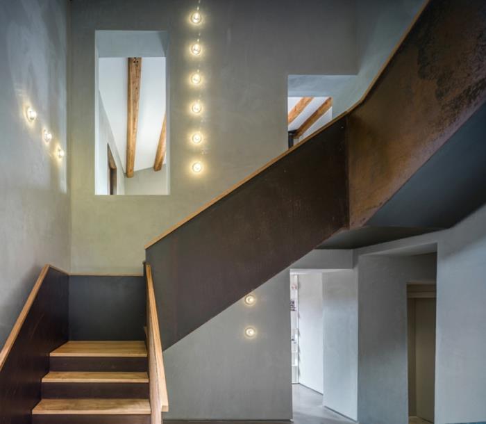 ονειρικό σπίτι που χτίζει μινιμαλιστικές τσιμεντένιες σκάλες