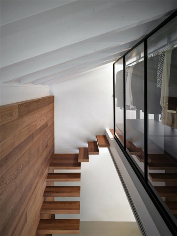 ονειρεμένο σπίτι πλωτές σκάλες ξύλινα σκαλοπάτια γκαρνταρόμπα