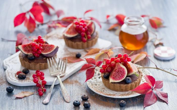 τρόφιμα που συνδυάζουν διατροφή υγιή φρέσκα φρούτα φραγκοστάφυλα κέικ μέλι