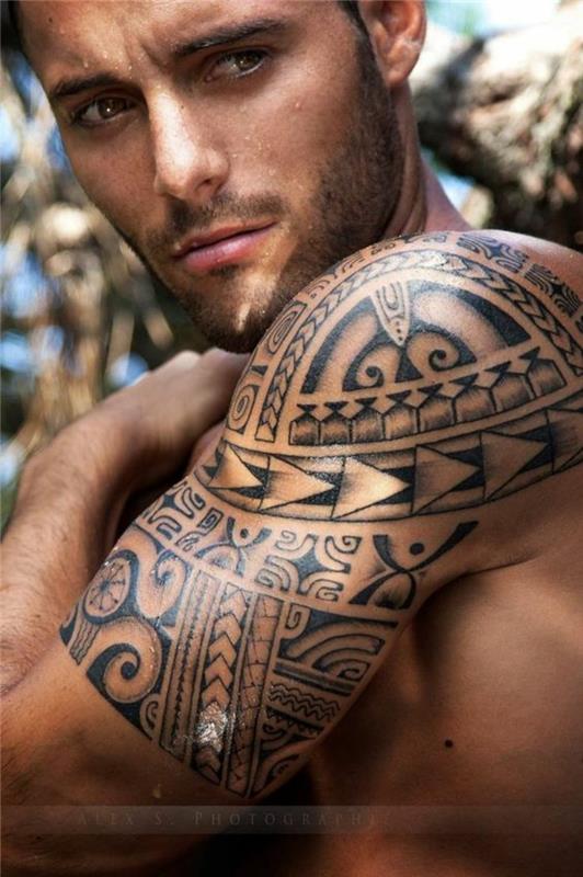 φυλετικό μοτίβο maori άνω βραχίονα τατουάζ άνδρες τατουάζ