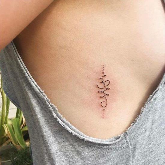 unalome τατουάζ άνω μέρος του σώματος γυναίκες