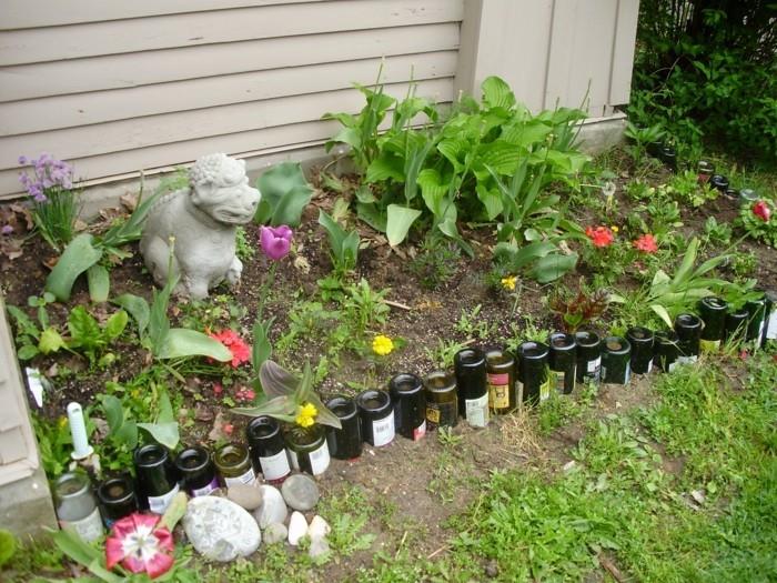 ανακύκλωση ιδεών κήπου με λίγα χρήματα παλιά γυάλινα μπουκάλια