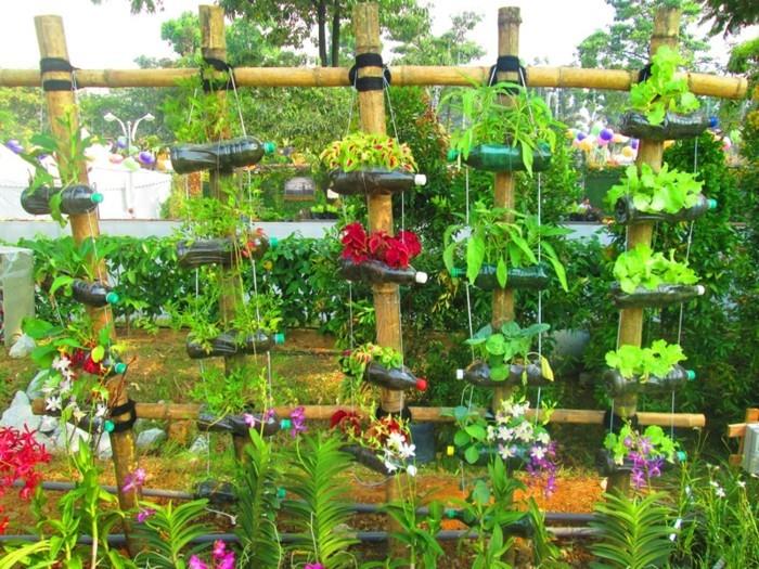 ιδέες ανακύκλωσης με παλιά πλαστικά μπουκάλια για τις γλάστρες του κήπου