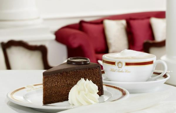 προορισμοί διακοπών europe vienna coffee sacher sacher