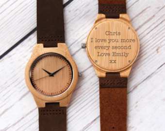 Monograminis medinis laikrodis Valentino dovana