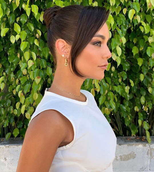 Vanessa Hudgens aukšta bandelė