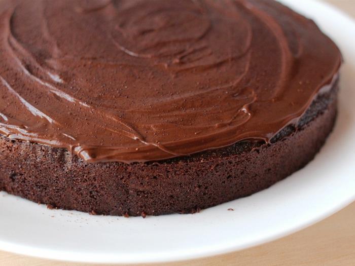 Προετοιμάστε vegan συνταγή σοκολάτας κέικ χωρίς γλουτένη