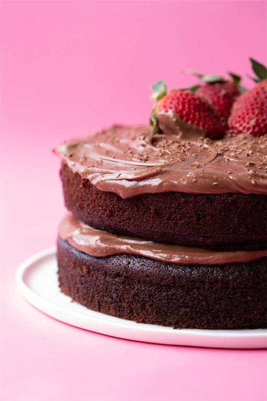 vegan κέικ ελαιολάδου με φράουλες και σοκολάτα