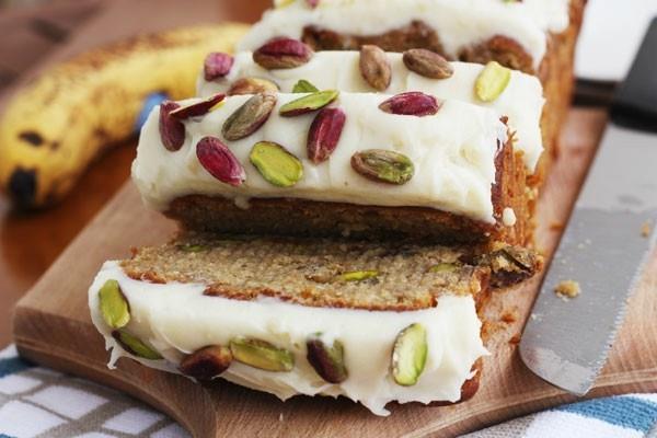 vegan μπανάνα ψωμί με φιστίκια Αιγίνης