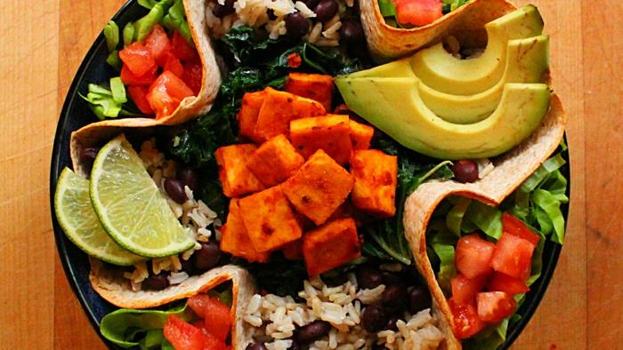 vegan τρόφιμα υγιεινό ρύζι φασόλια φρούτα λαχανικά