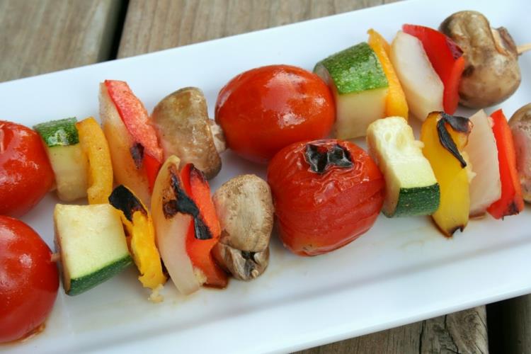 Χορτοφαγικές συνταγές σχάρας Προετοιμασία σουβλάκια για χορτοφάγους illingήσιμο λαχανικών