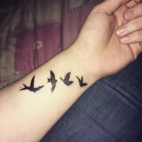 πουλιά τατουάζ καρπό μικρό τατουάζ