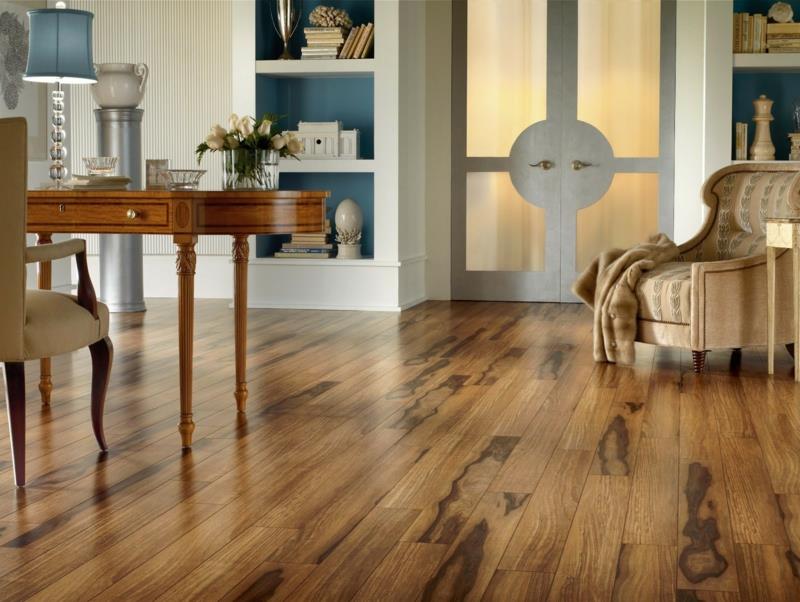 Τοποθέτηση επενδύσεων δαπέδου από βινύλιο laminate μιμούνται ξύλο