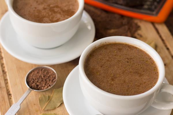 αναζωογονητικά τσάγια Το τσάι με κέλυφος κακάο μοιάζει με τη ζεστή σοκολάτα