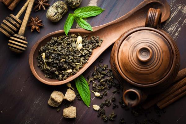 αναζωογονητικά τσάγια Τα φύλλα τσαγιού έχουν πολλή ενέργεια μέσα τους, υγιή και χρήσιμα