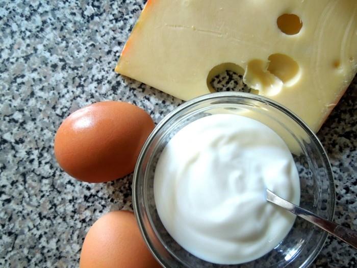 βιταμίνες vitaminb12 βρίσκεται στα αυγά και τα γαλακτοκομικά προϊόντα