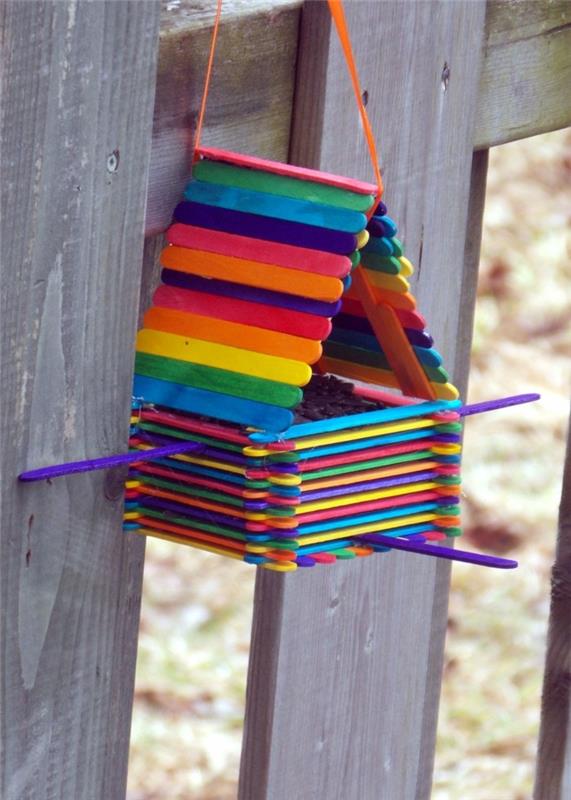 τροφοδότης πουλιών χτίστε το δικό σας πολύχρωμο σπίτι
