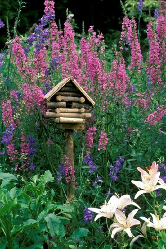 φτιάξτε το δικό σας ξύλινο σπίτι πουλιών για φιλική προς το περιβάλλον φύτευση