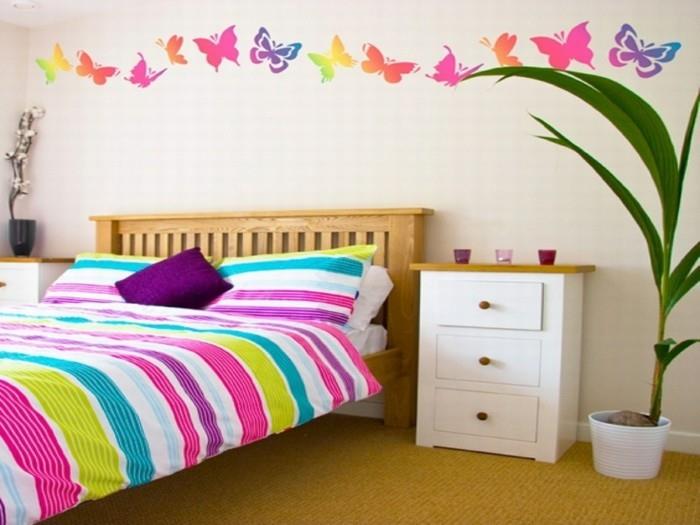 ιδέες διακόσμησης τοίχου δωμάτιο κοριτσιών χρωματιστές ρίγες πεταλούδες