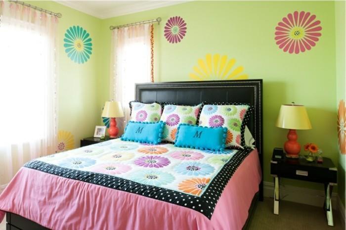 ιδέες διακόσμησης τοίχου δωμάτιο κοριτσιού πράσινοι τοίχοι χρωματιστά κλινοσκεπάσματα ρίχνουν μαξιλάρια