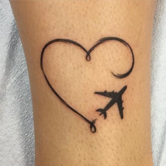 wanderlust τατουάζ ιδέες καρδιά και αεροπλάνο