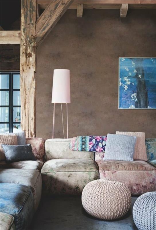 χρώμα τοίχου ροζ ταμπέ φωτιστικό δαπέδου πλεκτοί καναπέδες πουφ βελούδινες