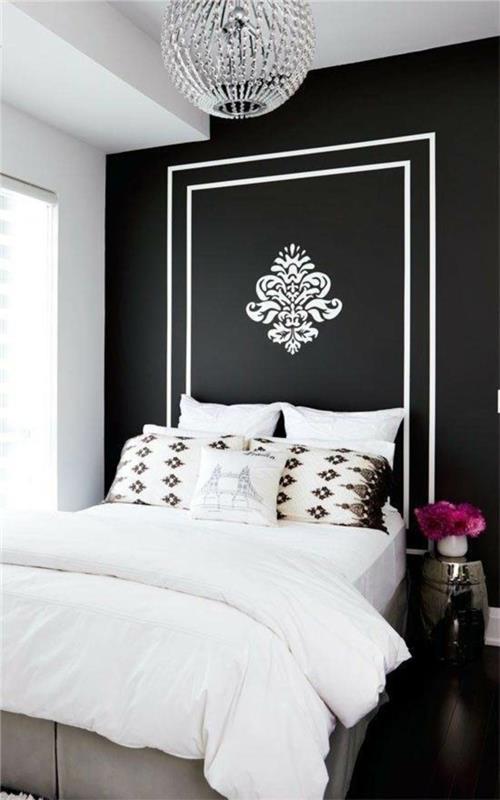 χρώματα τοίχου ιδέες κρεβατοκάμαρα μαύρη προφορά τοίχου λευκά κλινοσκεπάσματα λουλούδια