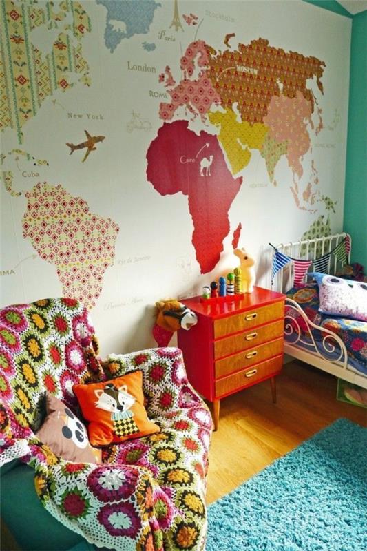 σχεδιασμός τοίχου σχεδιασμός παιδικού δωματίου παγκόσμιος χάρτης κρεβάτι πολυθρόνα συρταριέρα