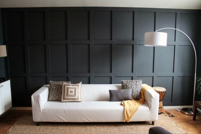 πάνελ τοίχου ξύλο σκούρο σαλόνι ιδέες σαλόνι λευκός καναπές ρίξτε μαξιλάρια