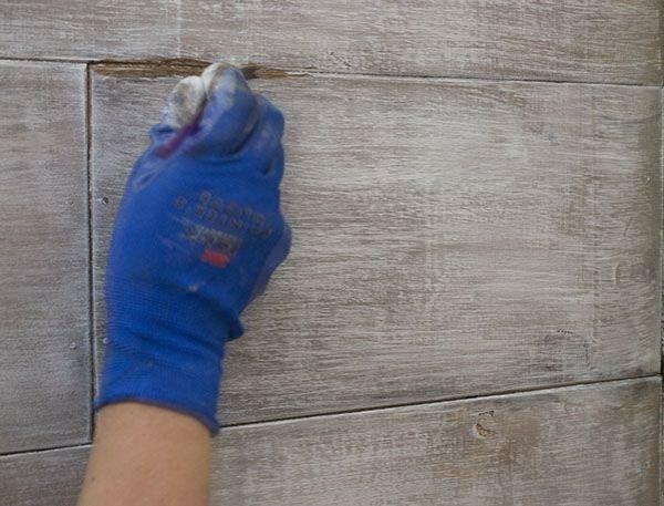 βάψιμο πάνελ τοίχου καθαρισμού ξύλου εμφάνιση πάνελ ασταρώματος