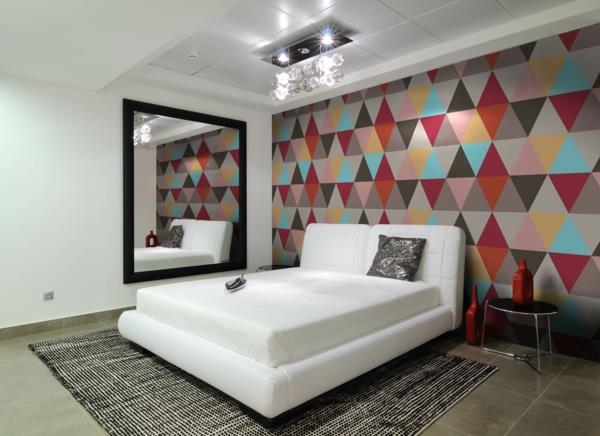τοιχογραφίες τοίχου υπνοδωμάτιο γεωμετρικές φιγούρες λευκό κρεβάτι