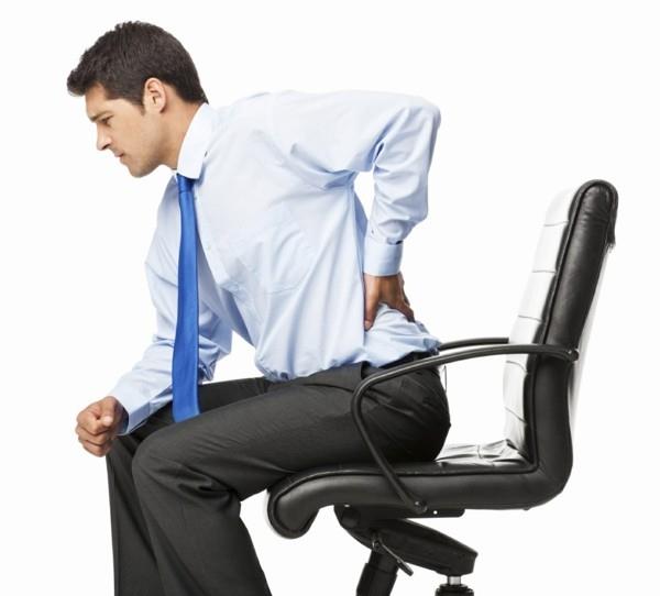 τι βοηθάει στον πόνο στην πλάτη στο γραφείο