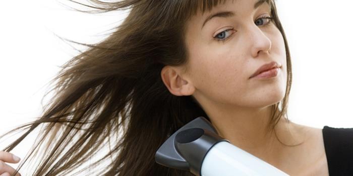 λιπαρά μαλλιά τι να κάνετε συμβουλές πώς να χρησιμοποιήσετε σωστά ένα πιστολάκι μαλλιών