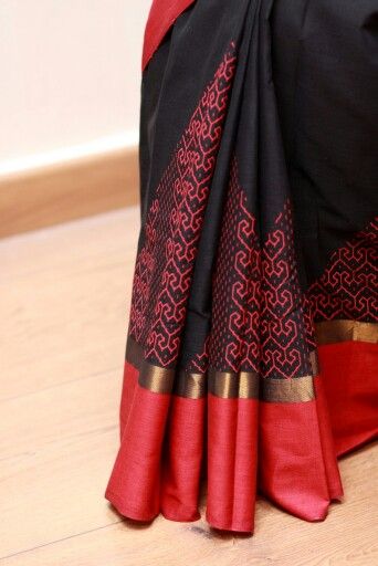 Raudona ir juoda medvilnė Kanchi Saree