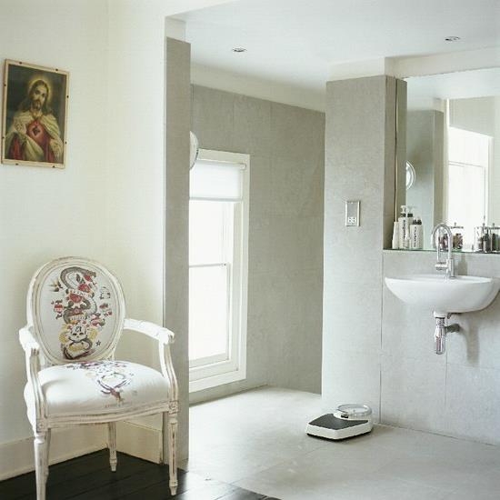 λευκό νιπτήρα καρέκλας κλασικού στιλ μπάνιου