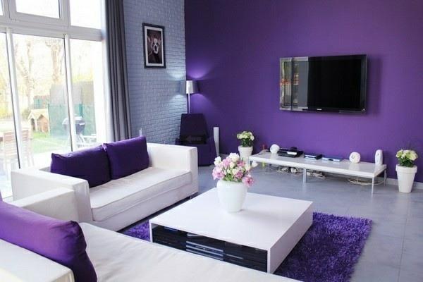 λευκές και μοβ ιδέες δωματίων καναπέδες επιτραπέζιο χαλί