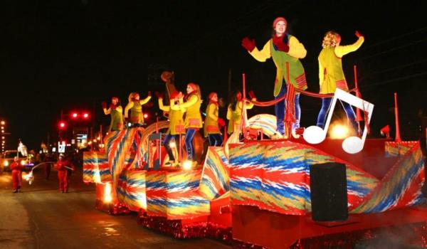 weiberfastnacht στην παρέλαση καρναβαλιού του Κεμπέκ