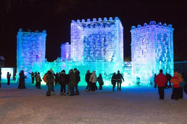 weiberfastnacht 2015 quebec carnaval ice blocks ice ice