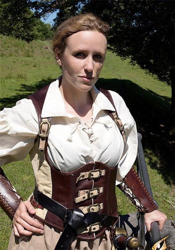 γυναικεία πανοπλία μεσαιωνικά ρούχα