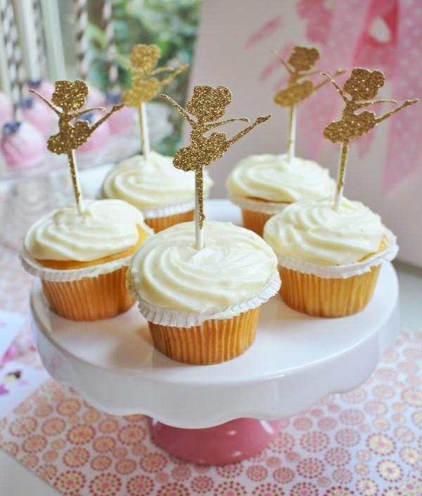 λευκά cupcakes παιδική διακόσμηση πάρτι