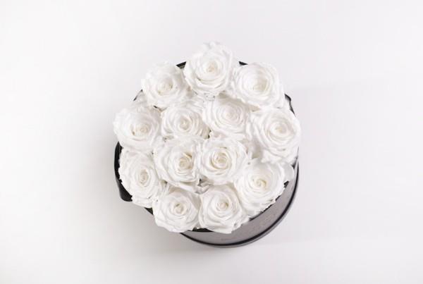 λευκά τριαντάφυλλα διατηρούν κουτί δώρου