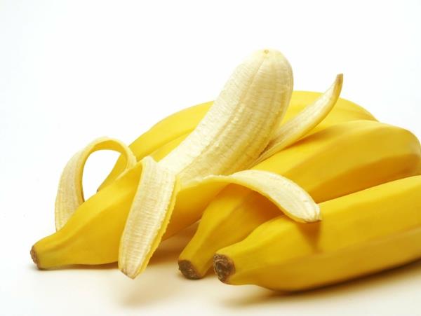 η φλούδα μπανάνας παίρνει πιο λευκά δόντια