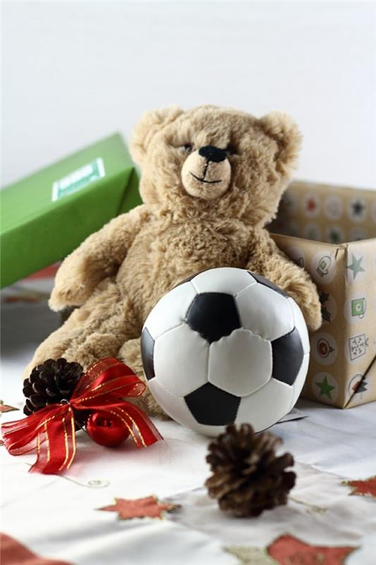 Χριστούγεννα σε κουτί παπουτσιών 2017 φιλανθρωπικό χριστουγεννιάτικο teddy ποδόσφαιρο